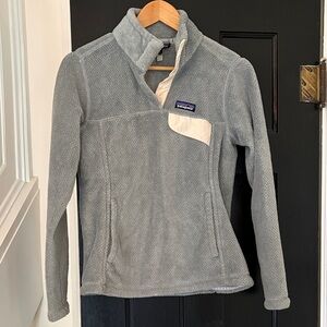 Patagonia Light Gray Fleece Jacket with Cream Detail